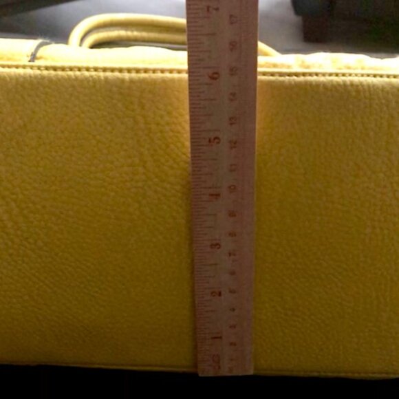 BUENO COLLECTION VINTAGE BRIGHT YELLOW TEXTURED 23" WEEKENDER OVERNIGHT TOTE BAG - Picture 13 of 16